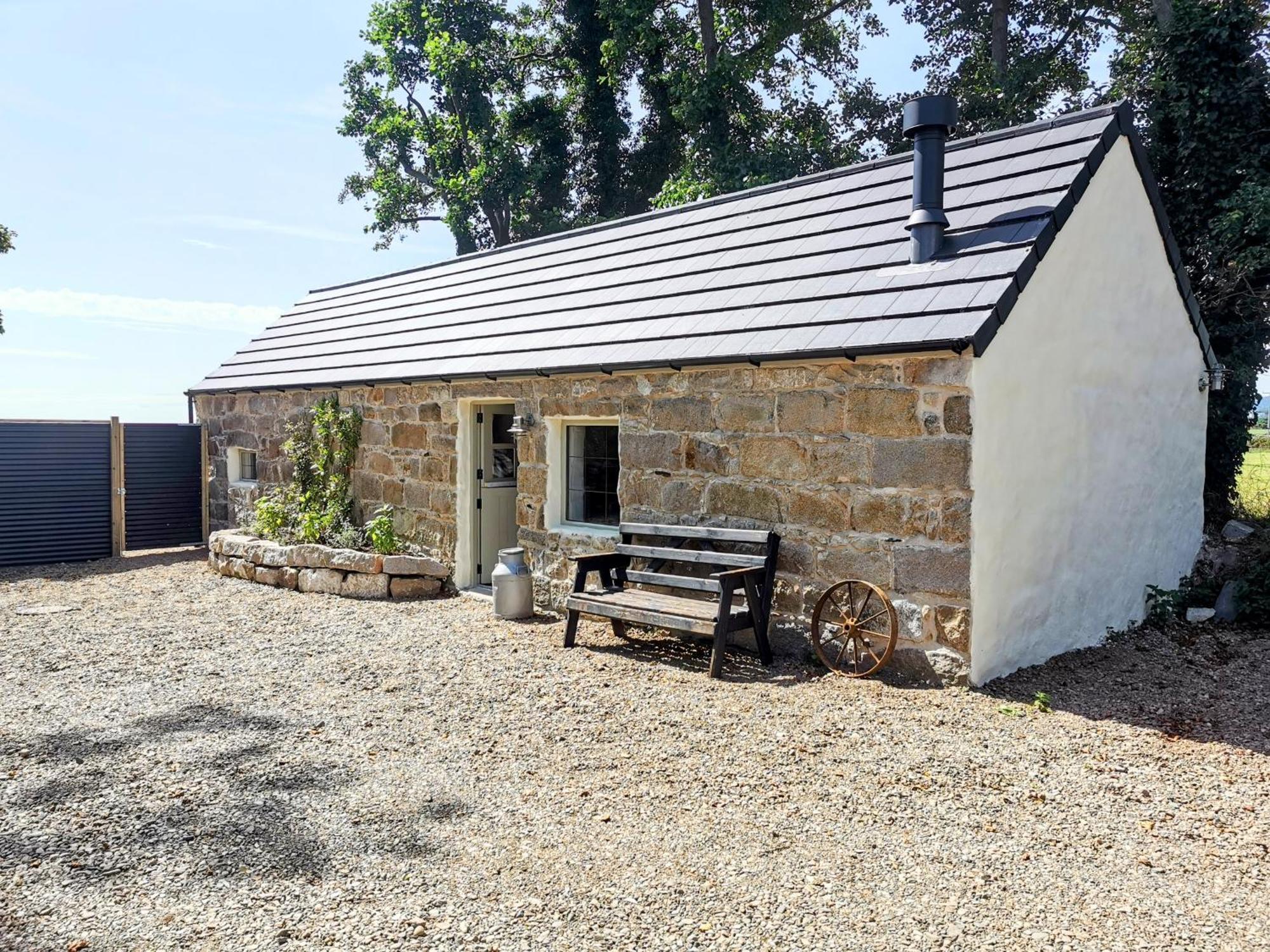 Cosy Couples Retreat At The Coop With Hot Tub Villa Kilkeel Dış mekan fotoğraf